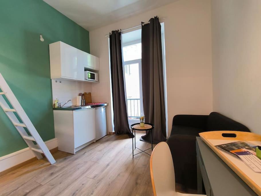 2 Pers-proche Des Halles-parking A 300m